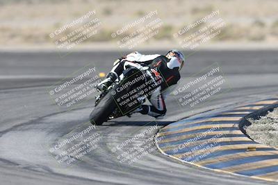 media/Dec-01-2025-Moto Forza (Mon) [[2daa91e15f]]/1-Advanced Group/Session 2 Turn 11 Backside/